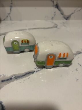 5/$25! - NWOT Ceramic Camper Salt & Pepper Shakers